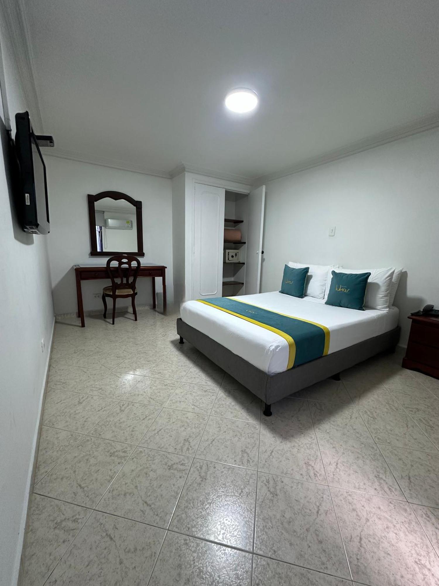 Hotel Lukas Medellin Exterior photo